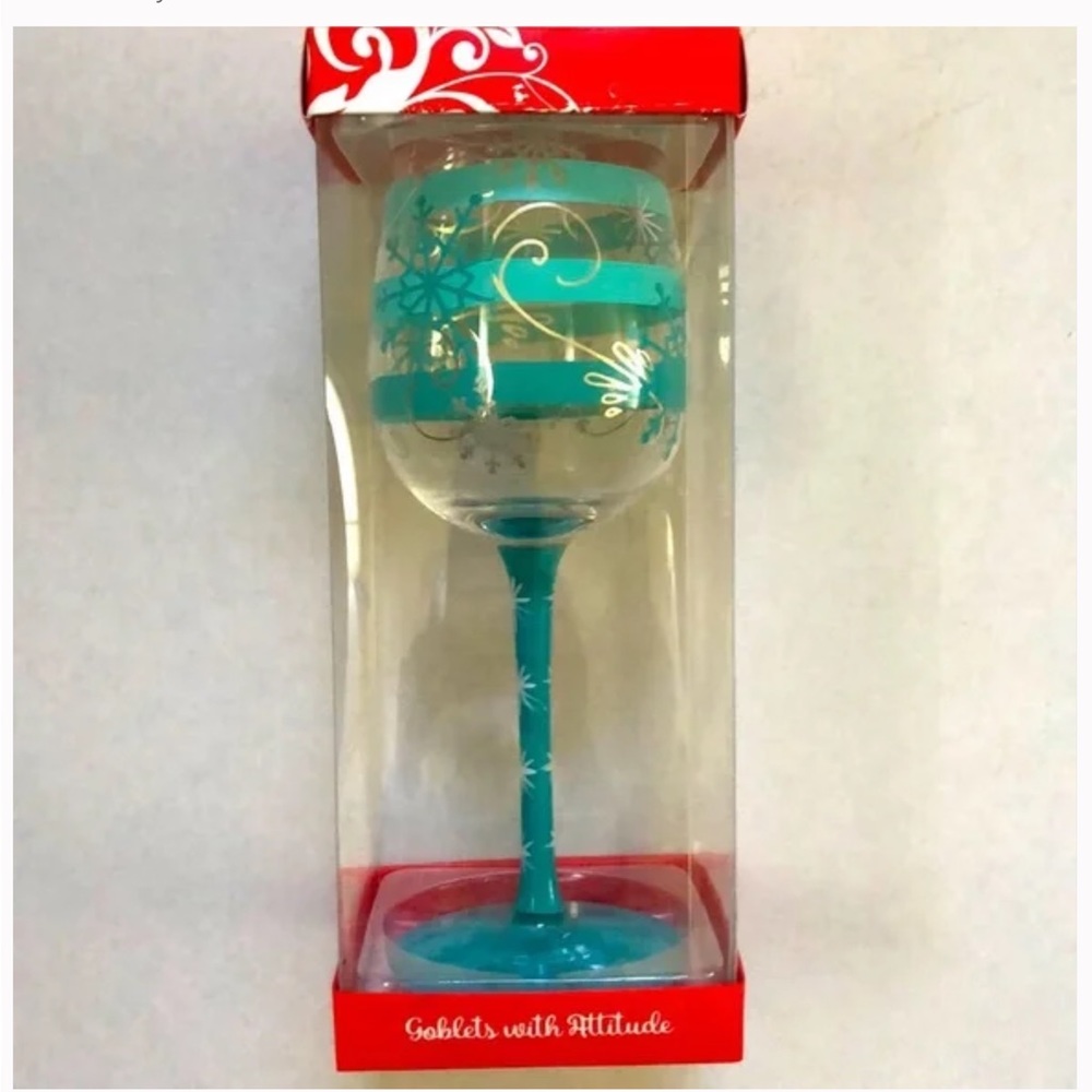 NEW De - Lite Holiday Winter snowflake, theme, wine glass with stem